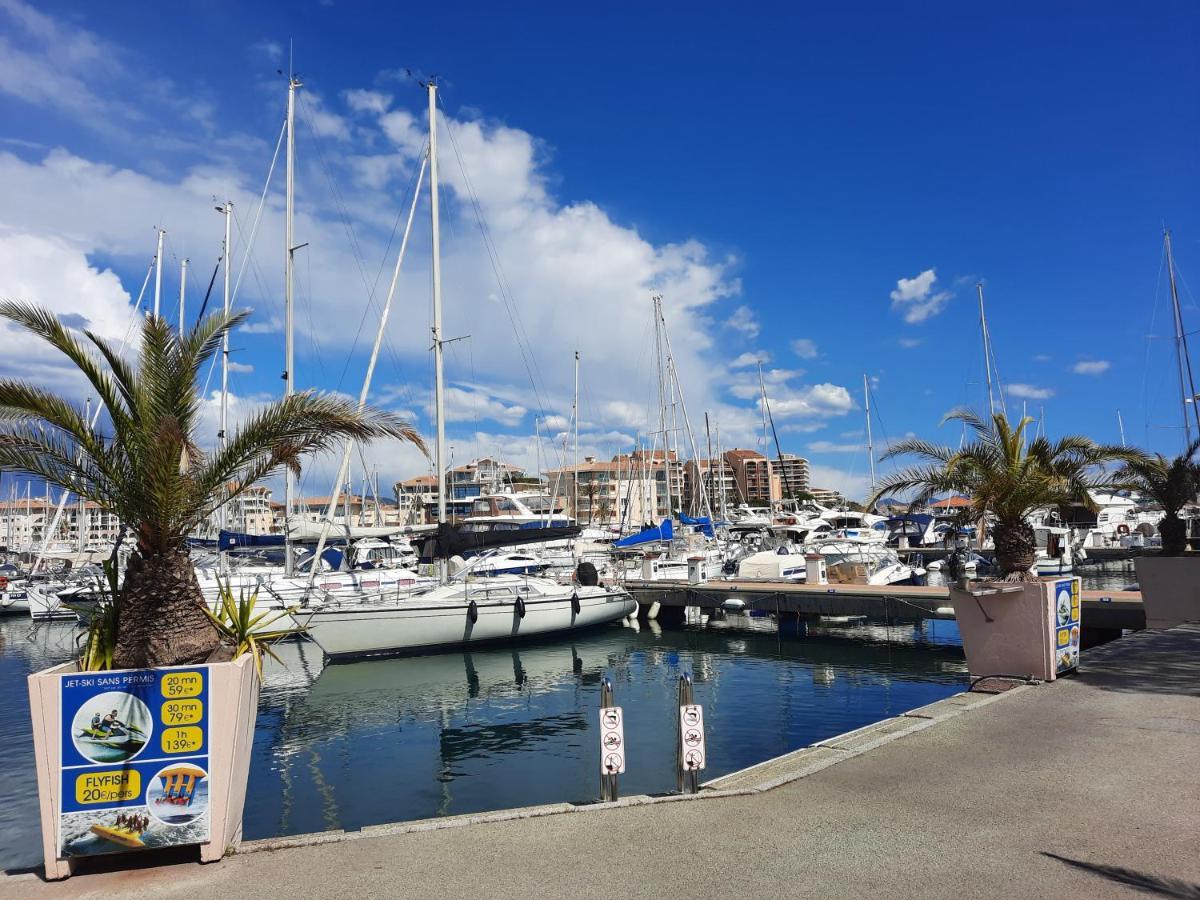Ferienwohnung Coeur Marina Climatise Terrasse Parking Fréjus Exterior foto