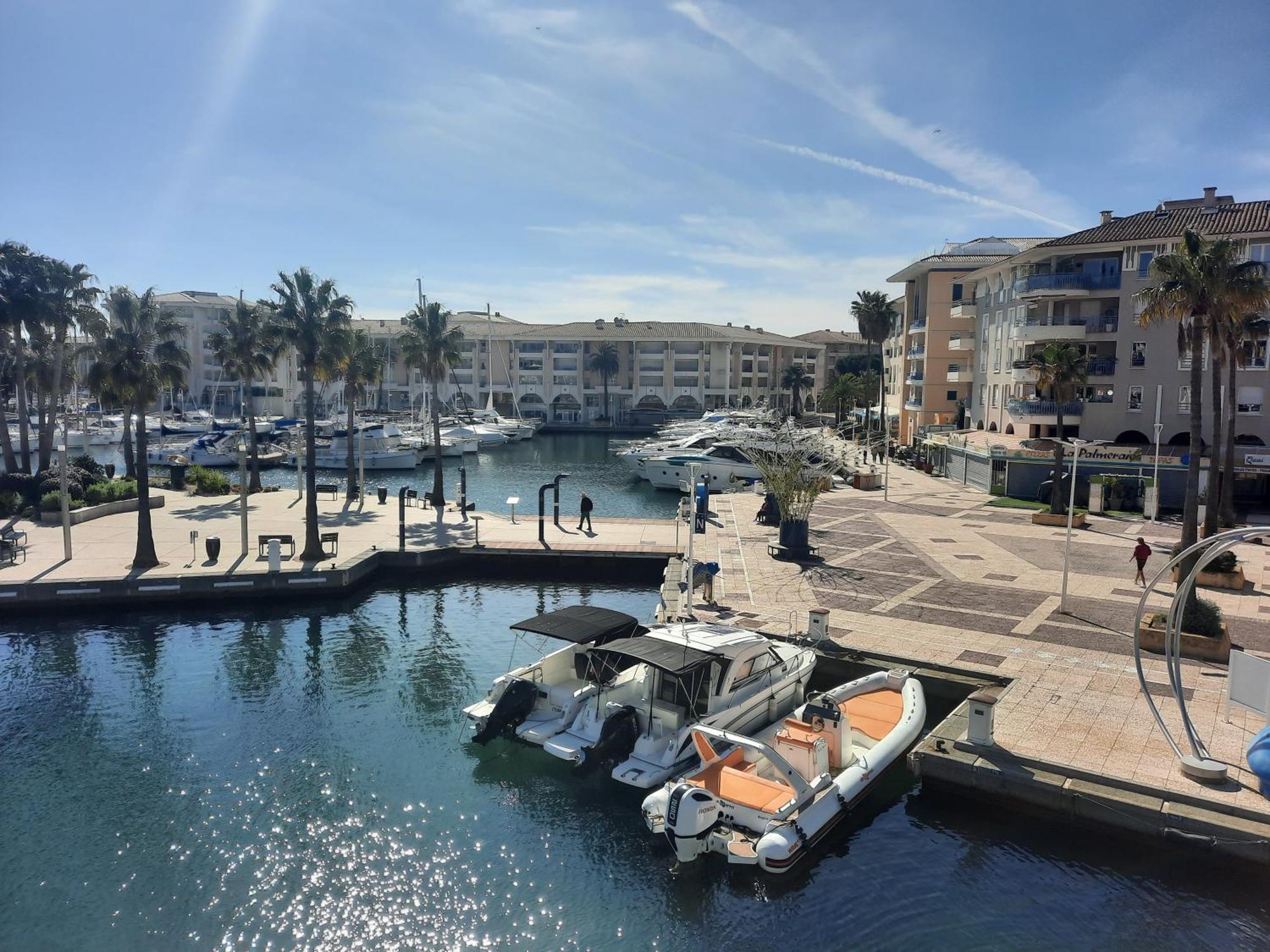 Ferienwohnung Coeur Marina Climatise Terrasse Parking Fréjus Exterior foto